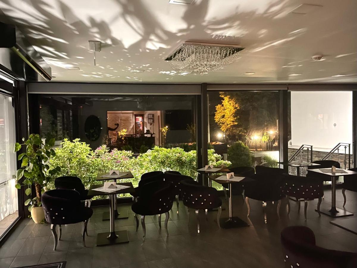 Wellness & Spa Boutique Hotel Pod Lipkami Prag Exterior foto