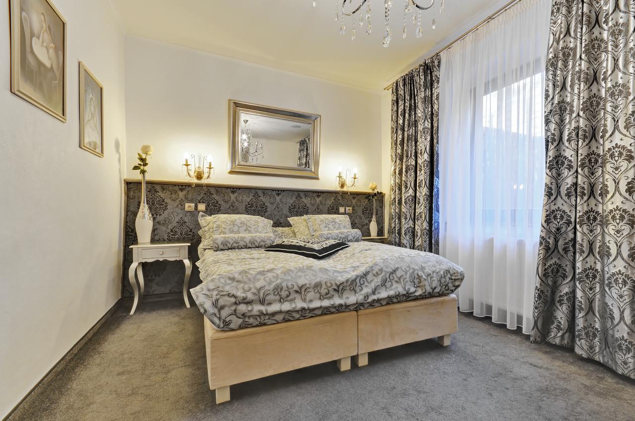 Wellness & Spa Boutique Hotel Pod Lipkami Prag Exterior foto
